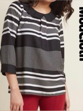 Black & White Peter Pan Collar Top